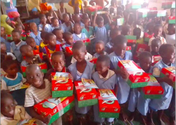 Éducation pour tous : le geste généreux du Pasteur Akounguéla envers les écoliers de Vélingara