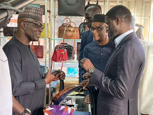 Promotion du "Made in Sénégal" : Diomaye Faye visite le village artisanal de Soumbédioune Promotion du "Made in Sénégal" : Diomaye Faye visite le village artisanal de Soumbédioune