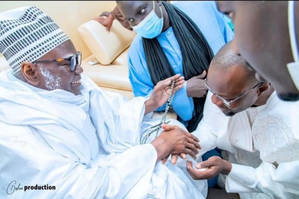 Tabaski : le Khalife général des mourides, Serigne Mountakha, offre 4 béliers à Diomaye et Sonko Tabaski : le Khalife général des mourides, Serigne Mountakha, offre 4 béliers à Diomaye et Sonko