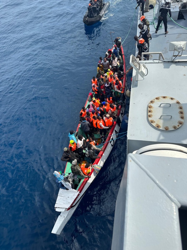 Immigration clandestine : 52 migrants secourus au large de Mbour Immigration clandestine : 52 migrants secourus au large de Mbour