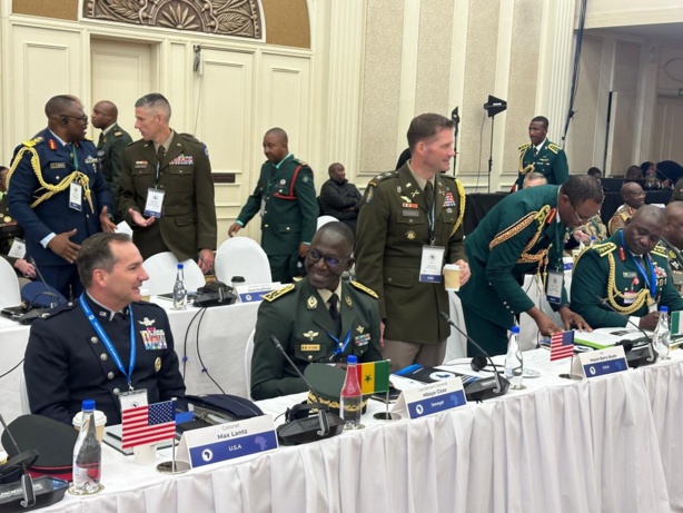 Conférence des CEMGA à Gaborone : le Général Mbaye CISSÉ plaide pour la sécurité collective en Afrique de l'Ouest Conférence des CEMGA à Gaborone : le Général Mbaye CISSÉ plaide pour la sécurité collective en Afrique de l'Ouest