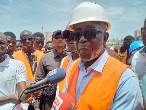 Licenciements abusifs et exploitation : Le ministre du travail en première ligne contre les abus dans les entreprises Licenciements abusifs et exploitation : Le ministre du travail en première ligne contre les abus dans les entreprises