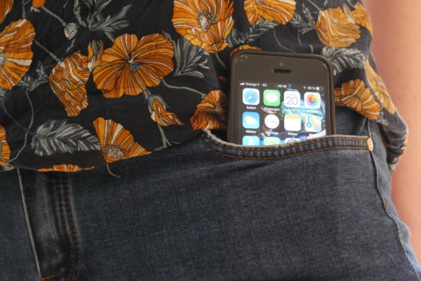 Tricherie au BFEM : Un candidat surpris en train de partager une épreuve sur WhatsApp Tricherie au BFEM : Un candidat surpris en train de partager une épreuve sur WhatsApp