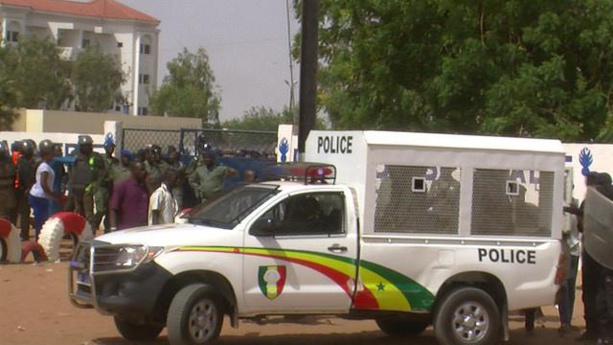 Vol de 200 millions : Neuf policiers de Zac de Mbao déférés au tribunal Vol de 200 millions : Neuf policiers de Zac de Mbao déférés au tribunal