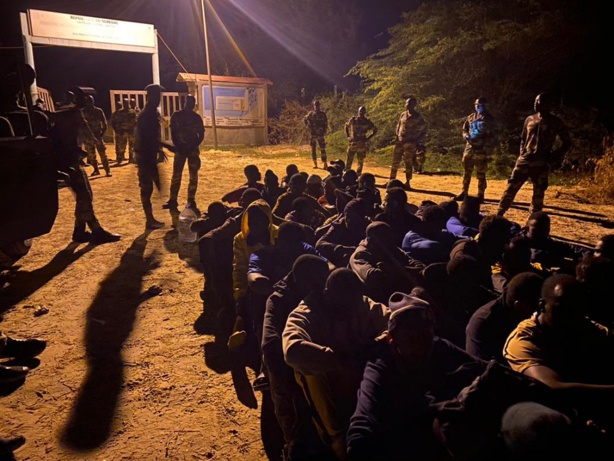 Immigration clandestine : Une pirogue avec 213 passagers interpellée par la marine sénégalaise Immigration clandestine : Une pirogue avec 213 passagers interpellée par la marine sénégalaise