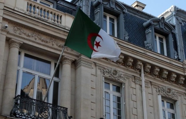 L'Algérie retire son Ambassadeur de France après la reconnaissance du plan marocain pour le Sahara Occidental L'Algérie retire son Ambassadeur de France après la reconnaissance du plan marocain pour le Sahara Occidental