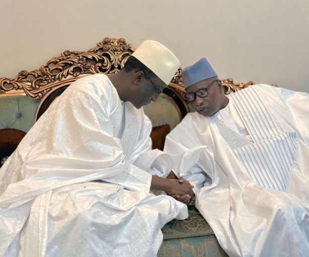 Reçu par le Khalife des Tidianes, Amadou Bâ invité à œuvrer pour la paix et la sérénité dans le pays Reçu par le Khalife des Tidianes, Amadou Bâ invité à œuvrer pour la paix et la sérénité dans le pays