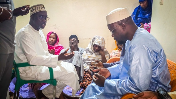 Présentations de condoléances : Ousmane Sonko chez Mactar Dabo et Alioune Mar Présentations de condoléances : Ousmane Sonko chez Mactar Dabo et Alioune Mar