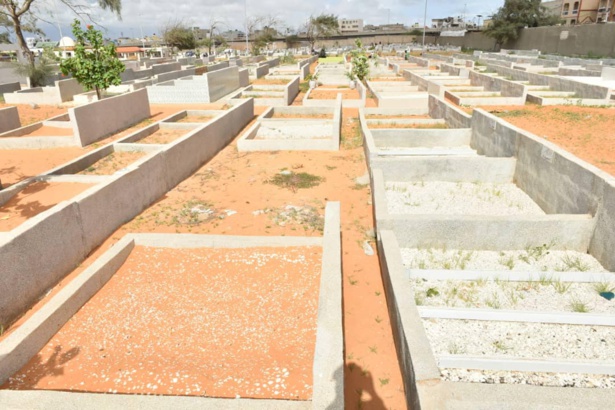 Barthélémy Dias dénonce les réservations au cimetière de Yoff : « Un lieu public, pas un restaurant » Barthélémy Dias dénonce les réservations au cimetière de Yoff : « Un lieu public, pas un restaurant »