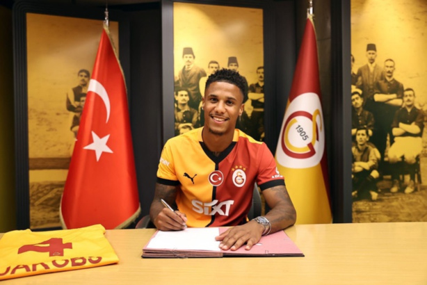 Transfert : Ismaël Jakobs signe à Galatasaray Transfert : Ismaël Jakobs signe à Galatasaray