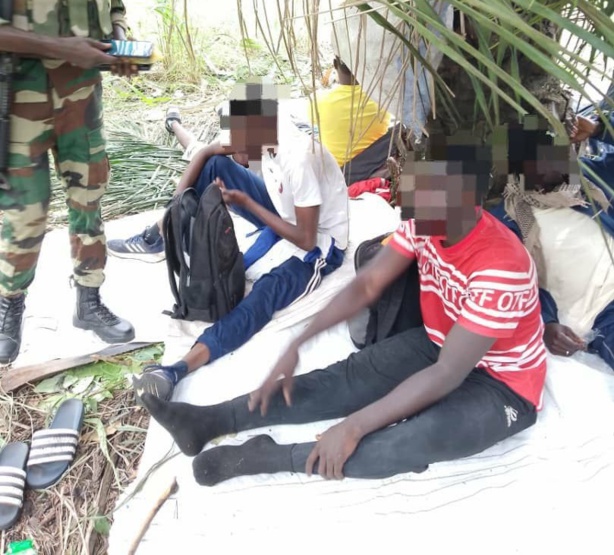 Émigration clandestine : 62 personnes, dont un passeur, arrêtées par la Zone militaire 3 Émigration clandestine : 62 personnes, dont un passeur, arrêtées par la Zone militaire 3