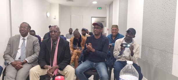 Paris : Première vague de démissions des militants de l'APR en faveur du parti d'Amadou Ba Paris : Première vague de démissions des militants de l'APR en faveur du parti d'Amadou Ba