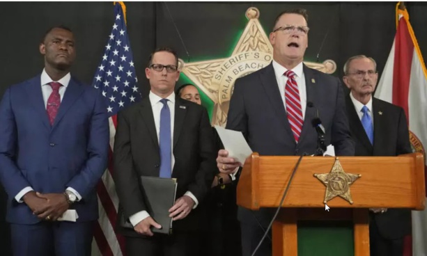 Tentative d'assassinat présumée contre Donald Trump : Le suspect "n'a pas tiré", selon le FBI Tentative d'assassinat présumée contre Donald Trump : Le suspect "n'a pas tiré", selon le FBI