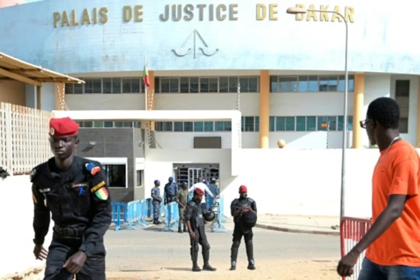 Importations frauduleuses : El Hadji Malick Diop intercepté en tentant de fuir le Sénégal Importations frauduleuses : El Hadji Malick Diop intercepté en tentant de fuir le Sénégal