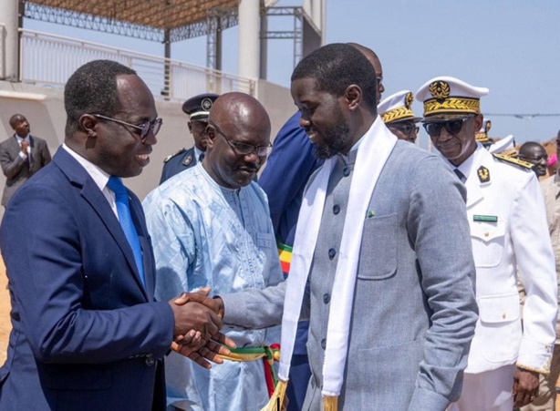 Législatives : Charles Emile Ciss quitte la coalition "Diomaye Président" et charge Ousmane Sonko Législatives : Charles Emile Ciss quitte la coalition "Diomaye Président" et charge Ousmane Sonko