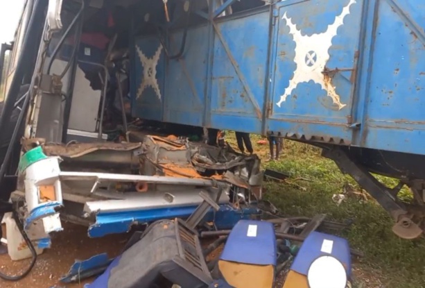 Accident tragique à Maka Bragueye : un mort et 24 blessés Accident tragique à Maka Bragueye : un mort et 24 blessés