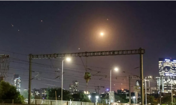 Assassinat du chef du Hezbollah : l'Iran lance des missiles en direction d'Israël Assassinat du chef du Hezbollah : l'Iran lance des missiles en direction d'Israël