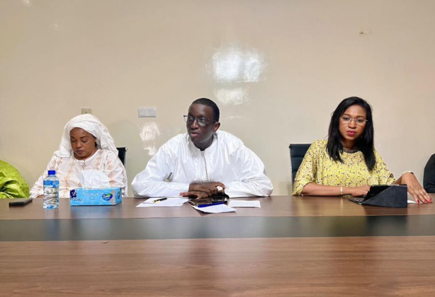 Préparatifs des législatives : Amadou Ba rencontre les femmes et jeunes de Ziguinchor sous la conduite de Victorine Ndèye Préparatifs des législatives : Amadou Ba rencontre les femmes et jeunes de Ziguinchor sous la conduite de Victorine Ndèye