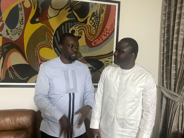 Rencontre entre Dethie Fall et Ousmane Sonko : Vers une nouvelle alliance politique ? Rencontre entre Dethie Fall et Ousmane Sonko : Vers une nouvelle alliance politique ?