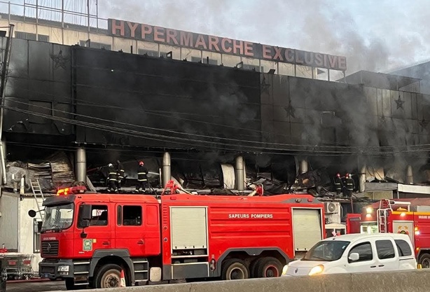 Hypermarché "Exclusive" de Yoff ravagé par un incendie : Une enquête ouverte Hypermarché "Exclusive" de Yoff ravagé par un incendie : Une enquête ouverte
