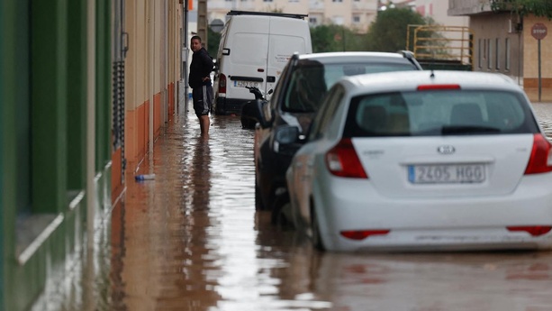 Inondations meurtrières à Valence : au moins 13 morts et des dizaines de sinistrés bloqués Inondations meurtrières à Valence : au moins 13 morts et des dizaines de sinistrés bloqués
