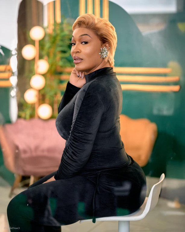 L'Artiste Ivoirienne Josey promet une  L'Artiste Ivoirienne Josey promet une