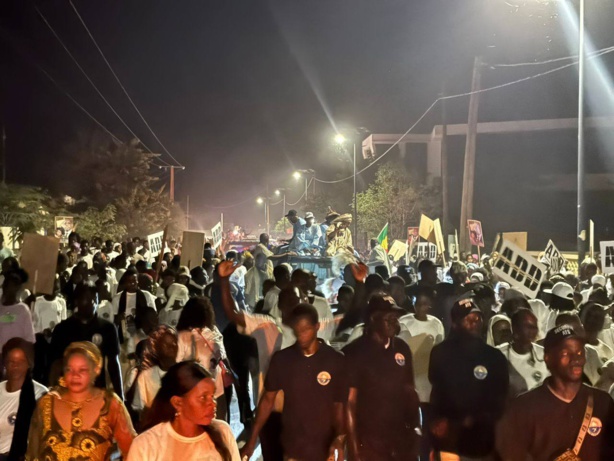 Podor : la grande marche de la coalition « Takku Wallu Sénégal » Podor : la grande marche de la coalition « Takku Wallu Sénégal »
