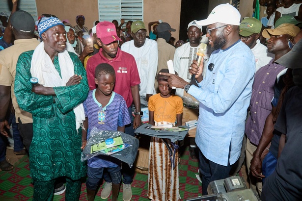 Sagata : El Malick Ndiaye rouvre une école fermée depuis deux ans, retour en classe pour les enfants Sagata : El Malick Ndiaye rouvre une école fermée depuis deux ans, retour en classe pour les enfants