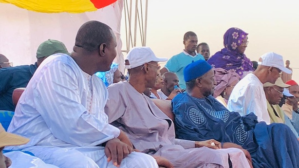 Tournoi de la jeunesse de Toulde Galle : Marda Diéry triomphe et Abdoulaye Daouda Diallo récompense les participants Tournoi de la jeunesse de Toulde Galle : Marda Diéry triomphe et Abdoulaye Daouda Diallo récompense les participants