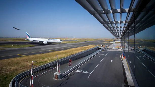 Transport Aérien : Les pilotes de ligne révoltés par la hausse de la taxe sur les billets d’avion Transport Aérien : Les pilotes de ligne révoltés par la hausse de la taxe sur les billets d’avion