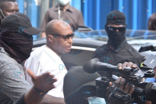 Violences à Saint-Louis : 77 éléments de la Sécurité de "Sam Sa Kaddu" arrêtés avec un arsenal d’armes non conventionnelles(Police) Violences à Saint-Louis : 77 éléments de la Sécurité de "Sam Sa Kaddu" arrêtés avec un arsenal d’armes non conventionnelles(Police)