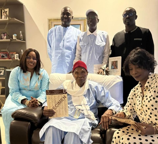 Élections 2024 : Me Wade exhorte les Sénégalais à défendre "la démocratie et la stabilité" Élections 2024 : Me Wade exhorte les Sénégalais à défendre "la démocratie et la stabilité"