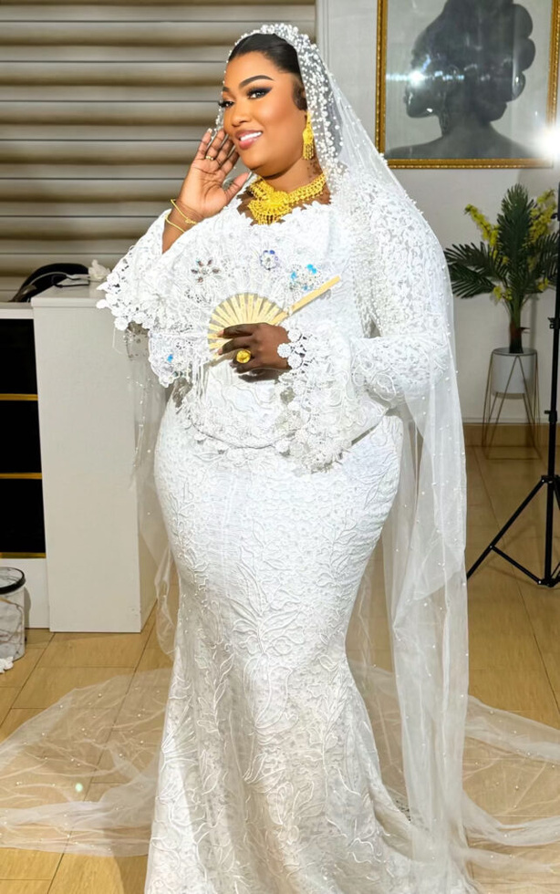 Bijoux Ngoné : 5è mariage pour l’animatrice de 2STV Bijoux Ngoné : 5è mariage pour l’animatrice de 2STV