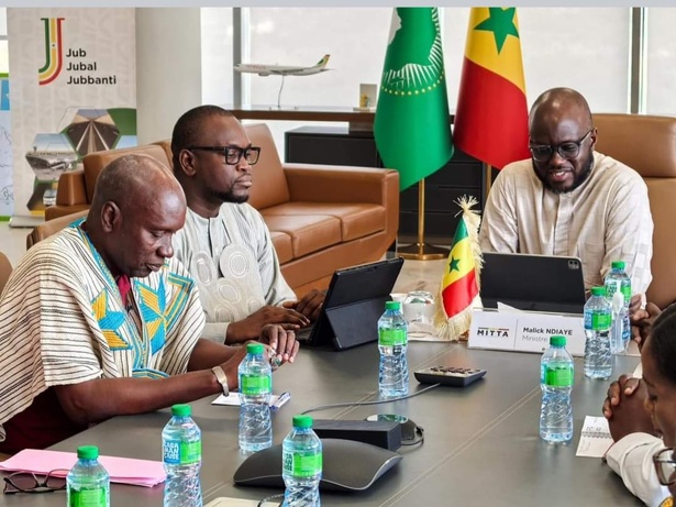Affaire des transporteurs guinéens : Le Ministre Malick Ndiaye prend des mesures Affaire des transporteurs guinéens : Le Ministre Malick Ndiaye prend des mesures