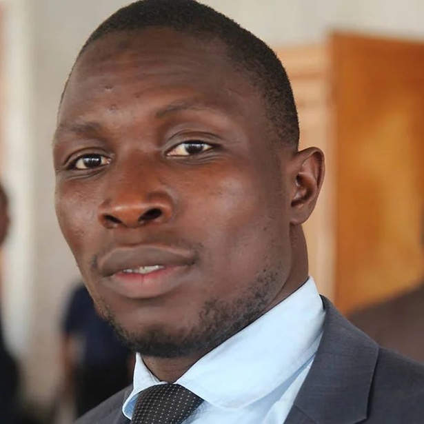 La Presse Sénégalaise : Entre Division Politique et Aspiration à l’Unité, (Par Aliou Top) La Presse Sénégalaise : Entre Division Politique et Aspiration à l’Unité, (Par Aliou Top)