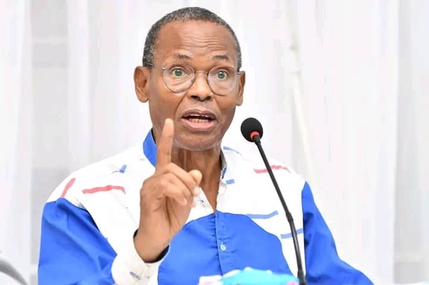 Guinée : le pouvoir sème la mort jusque dans les stades (Par Tierno Monénembo) Guinée : le pouvoir sème la mort jusque dans les stades (Par Tierno Monénembo)