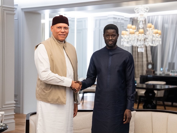 Rencontre symbolique au Qatar : Bassirou Diomaye Faye et Karim Wade échangent sur l’avenir du Sénégal Rencontre symbolique au Qatar : Bassirou Diomaye Faye et Karim Wade échangent sur l’avenir du Sénégal