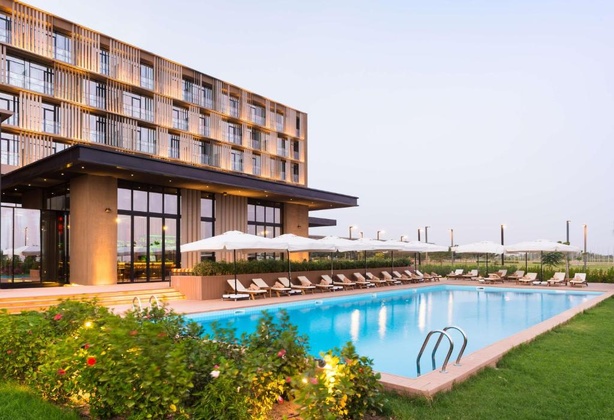 Radisson Diamniadio : Une vingtaine de travailleurs licenciés, le personnel exprime son mécontentement Radisson Diamniadio : Une vingtaine de travailleurs licenciés, le personnel exprime son mécontentement