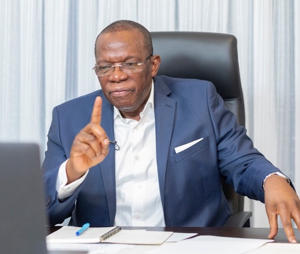 Guinée : La justice autorise l’ancien chef du gouvernement Kassory Fofana à se faire soigner à l’étranger Guinée : La justice autorise l’ancien chef du gouvernement Kassory Fofana à se faire soigner à l’étranger