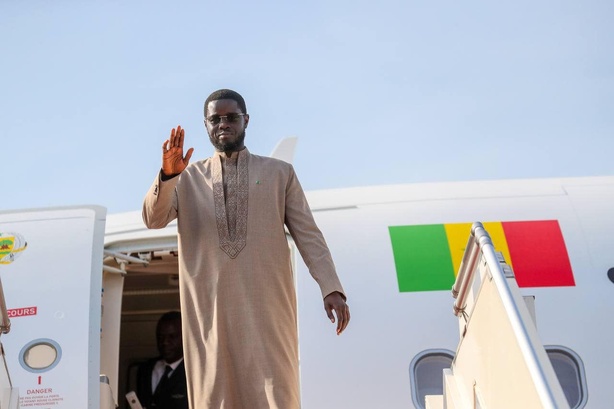 Le Président Bassirou Diomaye Faye en route pour Abuja pour la 66e session de la CEDEAO Le Président Bassirou Diomaye Faye en route pour Abuja pour la 66e session de la CEDEAO