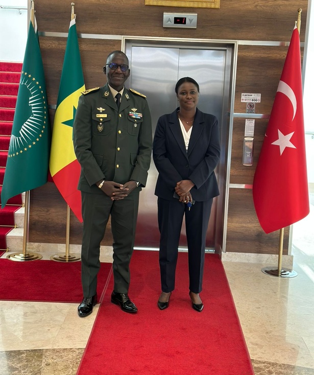 Renforcement des liens militaires : Le Général Mbaye Cissé en visite en Turquie Renforcement des liens militaires : Le Général Mbaye Cissé en visite en Turquie