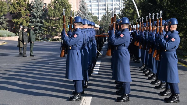 Renforcement des liens militaires : Le Général Mbaye Cissé en visite en Turquie Renforcement des liens militaires : Le Général Mbaye Cissé en visite en Turquie