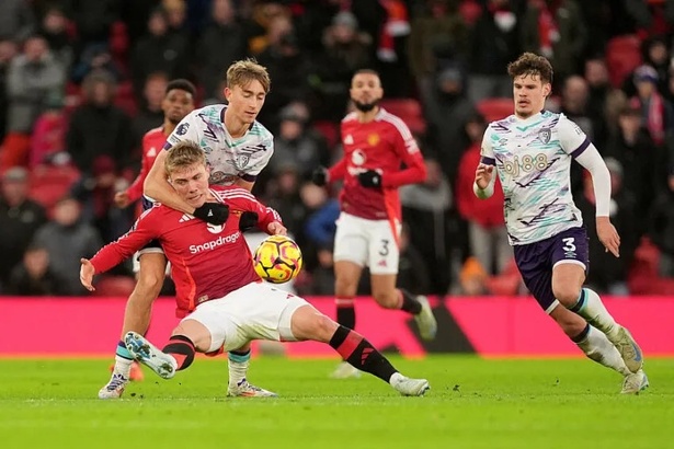 Manchester United humilié à Old Trafford : Bournemouth s’impose 3-0 Manchester United humilié à Old Trafford : Bournemouth s’impose 3-0