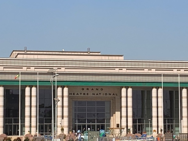 Incident au Grand Théâtre : Arrestation de deux élèves armés d’un pistolet Incident au Grand Théâtre : Arrestation de deux élèves armés d’un pistolet