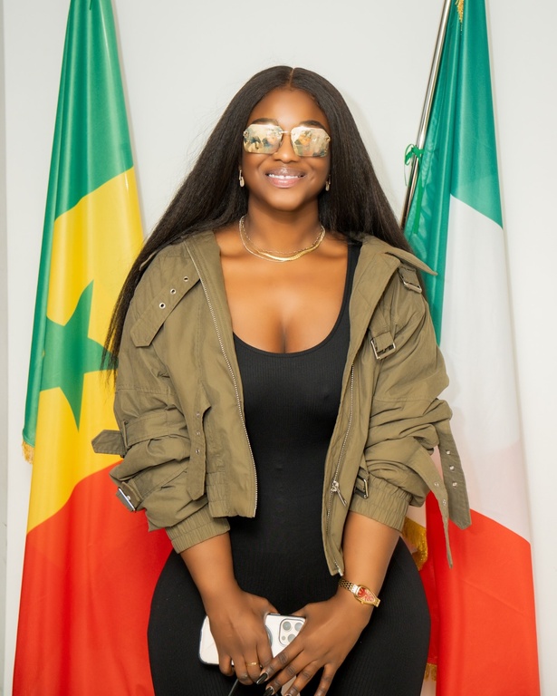 Mia Guissé à Brescia : Une Reine accueillie en Italie Mia Guissé à Brescia : Une Reine accueillie en Italie