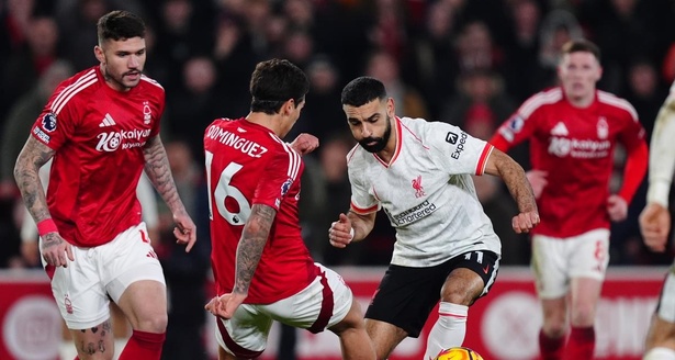 Premier League : Nottingham tient tête au leader Liverpool, Arsenal en embuscade Premier League : Nottingham tient tête au leader Liverpool, Arsenal en embuscade