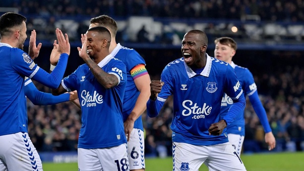 Premier League : Everton renverse Tottenham et s’offre un bol d’air dans la course au maintien Premier League : Everton renverse Tottenham et s’offre un bol d’air dans la course au maintien