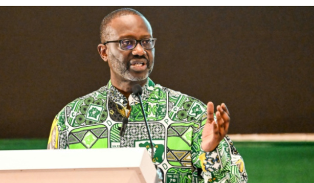 Tidiane Thiam : « Là où les fonctionnaires sont milliardaires, les citoyens sont pauvres » Tidiane Thiam : « Là où les fonctionnaires sont milliardaires, les citoyens sont pauvres »