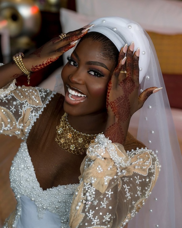 De la publicité au mariage : Le Parcours inattendu de Fatou Ndiaye et Bass Thioung De la publicité au mariage : Le Parcours inattendu de Fatou Ndiaye et Bass Thioung