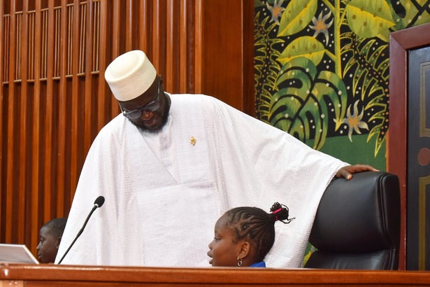 Assemblée nationale : Quand le Président, El Malick Ndiaye motive les leaders de demain Assemblée nationale : Quand le Président, El Malick Ndiaye motive les leaders de demain